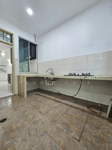 1.5-storey Terraced House for Sale in Taman Impian Emas (Skudai) - Peggie Chua - Kitchen - PropertyGuru.com.my