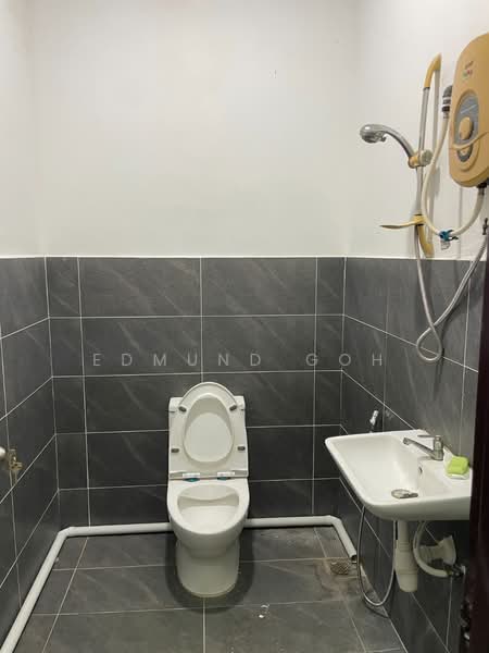 Servis Apartment untuk Disewa di Cube @ One South - Edmund Goh - Bathroom - PropertyGuru.com.my