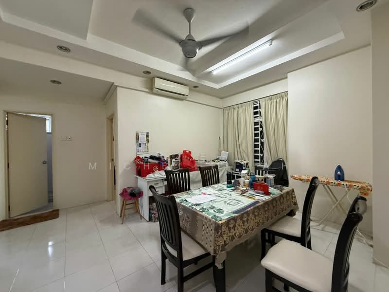 Kondominium untuk Dijual di Bayswater Resort Condominium - Michelle Mah - Dining Room - PropertyGuru.com.my