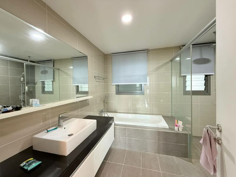 Condominium for Sale at Iskandar Residences - Wee Howe - Bathroom - PropertyGuru.com.my