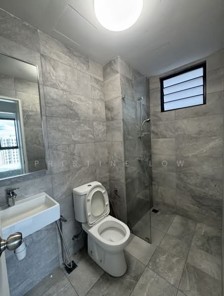 Servis Apartment untuk Disewa di Equine Residence - Pristine Low - Bathroom - PropertyGuru.com.my