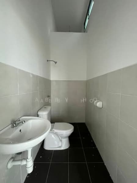 Rumah Teres 2 Tingkat untuk Dijual di Durian Tunggal (Melaka) - Abby Ho - Bathroom - PropertyGuru.com.my