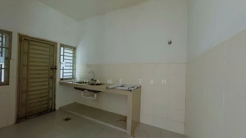Rumah Berkembar untuk Dijual di Taman Nusari Bayu (Bandar Sri Sendayan) - Shane Tan - Kitchen - PropertyGuru.com.my