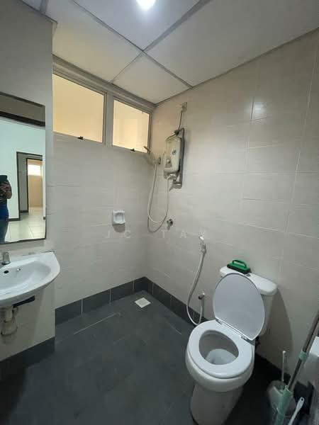 Kondominium untuk Disewa di Cova Villa - JC Tay - Bathroom - PropertyGuru.com.my