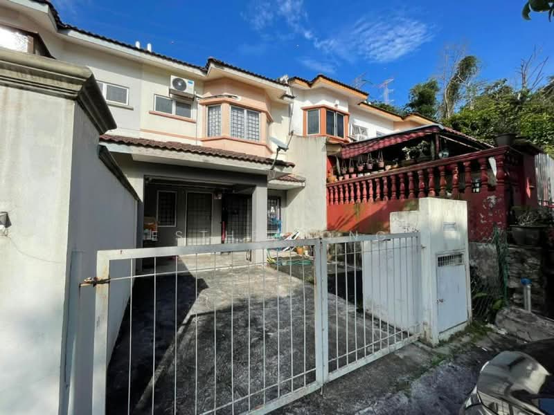 2-storey Terraced House for Sale in Bandar Putra Permai (Seri Kembangan) - Esther Ong - Exterior - PropertyGuru.com.my