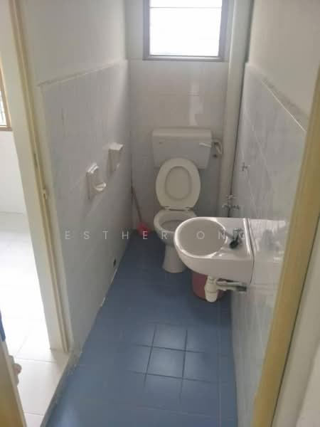 2-storey Terraced House for Sale in Bandar Putra Permai (Seri Kembangan) - Esther Ong - Bathroom - PropertyGuru.com.my