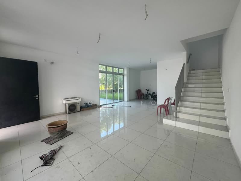 2-storey Terraced House for Sale in Setia Eco Cascadia (Tebrau) - Phoebe Foo - Living Room - PropertyGuru.com.my