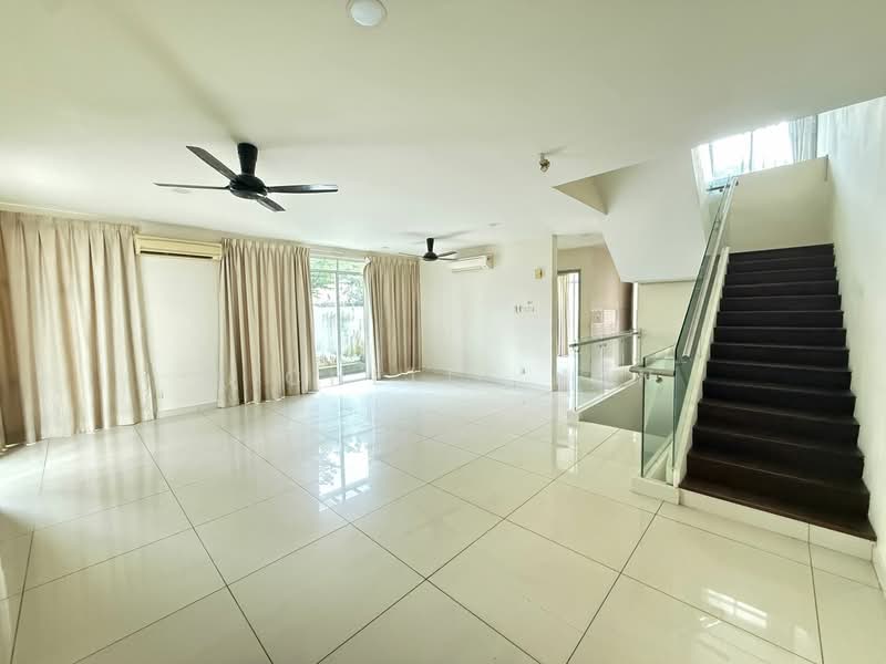 3-storey Terraced House for Rent in Bukit Kerinchi (Pantai) - Michelle Yun - Living Room - PropertyGuru.com.my
