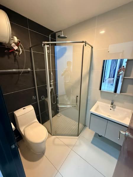 Condominium for Rent at Kings Bay @ Country Garden Danga Bay - NG ZEN XI - Bathroom - PropertyGuru.com.my
