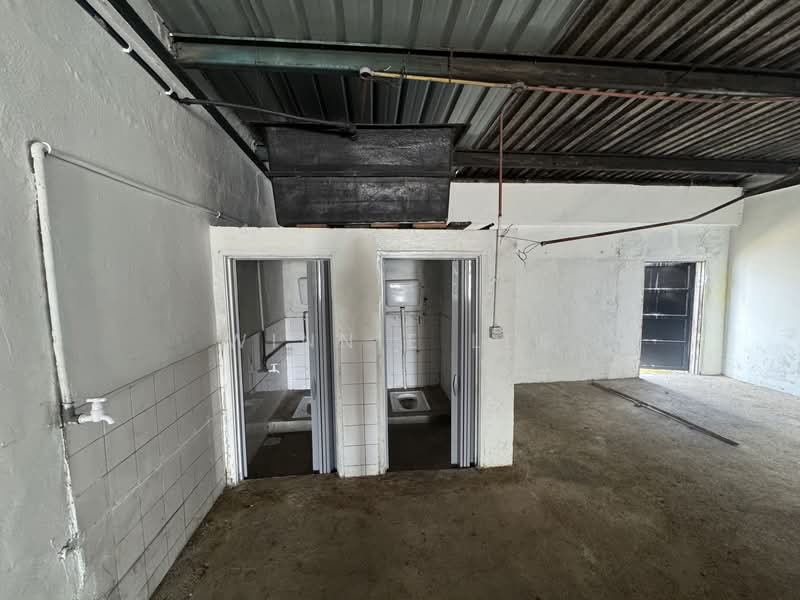 Factory for Sale in Bukit Kemuning (Shah Alam) - Winnie Lee - Bathroom - PropertyGuru.com.my