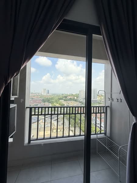 Servis Apartment untuk Disewa di Equine Residence - Pristine Low - Balcony - PropertyGuru.com.my
