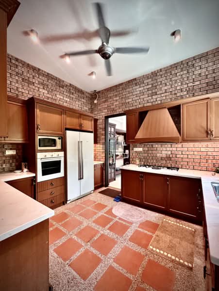 Bungalow for Rent in Batu Ferringhi (Penang) - Ressha Ramesh - Kitchen - PropertyGuru.com.my