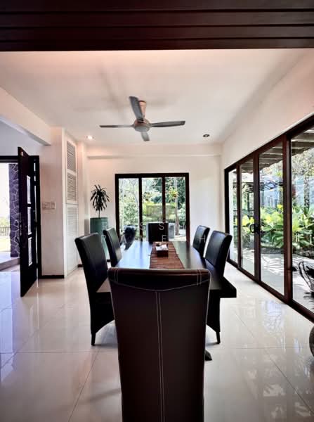 Bungalow for Rent in Batu Ferringhi (Penang) - Ressha Ramesh - Dining Room - PropertyGuru.com.my