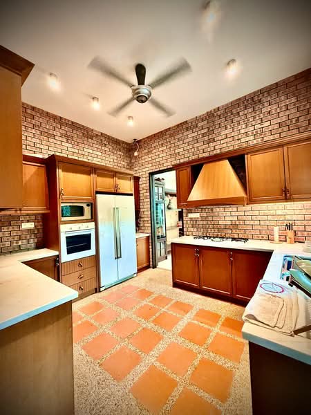 Bungalow for Rent in Batu Ferringhi (Penang) - Ressha Ramesh - Kitchen - PropertyGuru.com.my