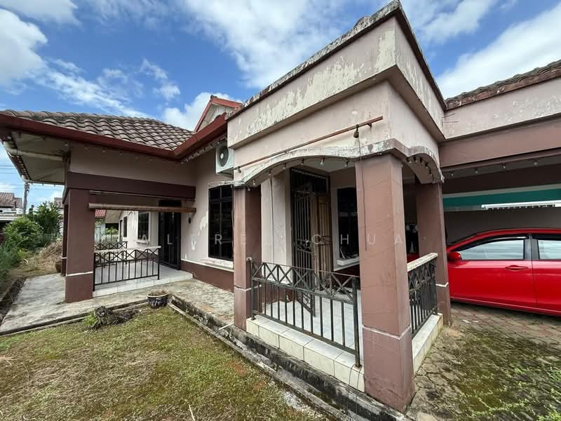 Rumah Teres 1 Tingkat untuk Dijual di Taman Matang Jaya (Kuching) - Alfred Chua - Exterior - PropertyGuru.com.my