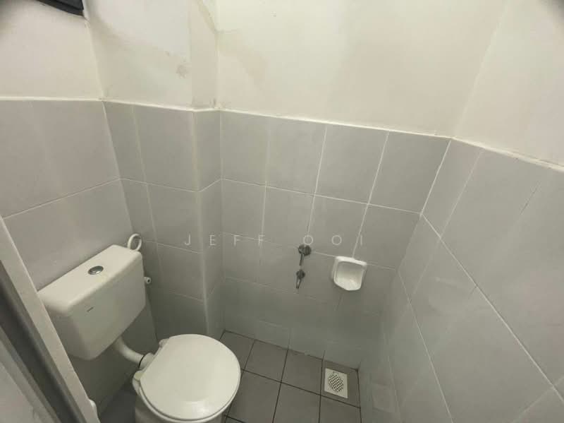 2-storey Terraced House for Rent in Johor Bahru (Johor) - Jeff Ooi - Bathroom - PropertyGuru.com.my