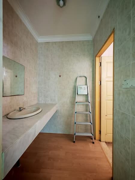 Apartment for Sale at Hibiscus Court - Alfred Chua - Bathroom - PropertyGuru.com.my