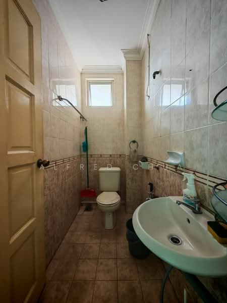 Apartment for Sale at Hibiscus Court - Alfred Chua - Bathroom - PropertyGuru.com.my