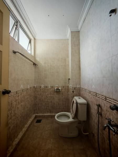 Apartment for Sale at Hibiscus Court - Alfred Chua - Bathroom - PropertyGuru.com.my