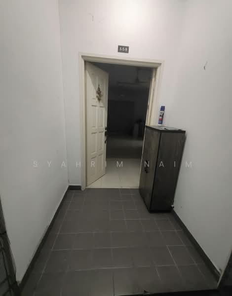 Kondominium untuk Dijual di Kristal Heights - Syahrim Naim - Entrance - PropertyGuru.com.my