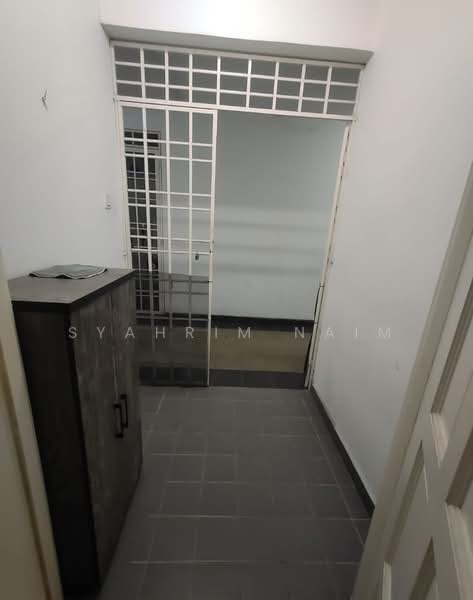 Kondominium untuk Dijual di Kristal Heights - Syahrim Naim - Entrance - PropertyGuru.com.my