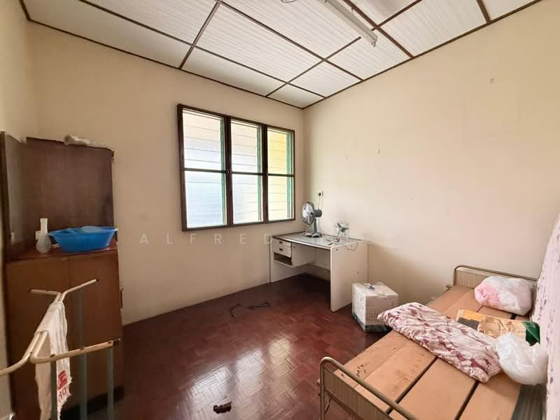 2-storey Terraced House for Sale in Taman BDC (Kuching) - Alfred Chua - Bedroom - PropertyGuru.com.my