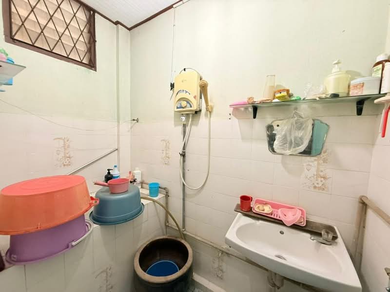 2-storey Terraced House for Sale in Taman BDC (Kuching) - Alfred Chua - Bathroom - PropertyGuru.com.my