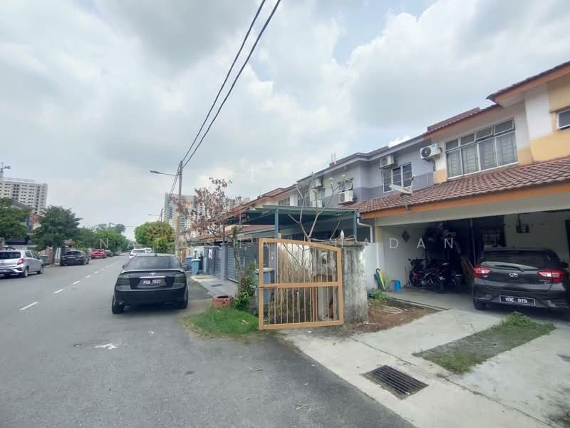 Rumah Teres 2 Tingkat untuk Dijual di Bandar Saujana Putra (Tanjong Duabelas) - Natasha Shadan - Exterior - PropertyGuru.com.my