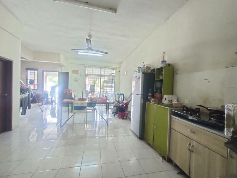 Rumah Teres 2 Tingkat untuk Dijual di Bandar Saujana Putra (Tanjong Duabelas) - Natasha Shadan - Living Room - PropertyGuru.com.my