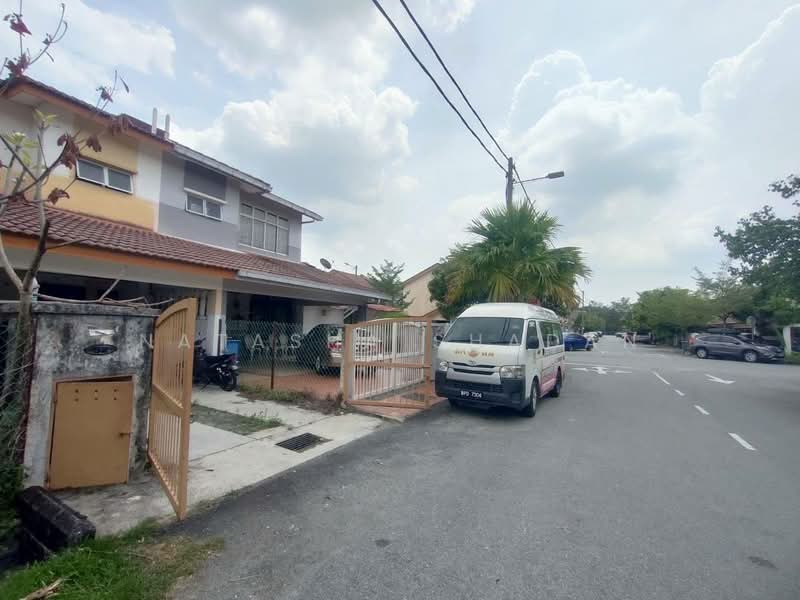 Rumah Teres 2 Tingkat untuk Dijual di Bandar Saujana Putra (Tanjong Duabelas) - Natasha Shadan - Exterior - PropertyGuru.com.my