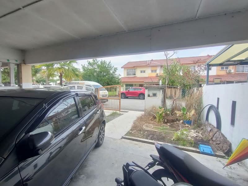 Rumah Teres 2 Tingkat untuk Dijual di Bandar Saujana Putra (Tanjong Duabelas) - Natasha Shadan - Exterior - PropertyGuru.com.my