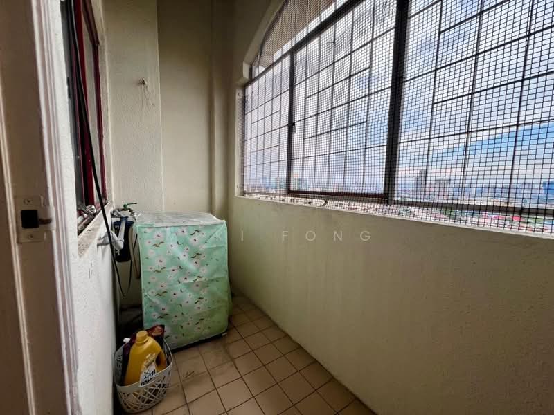 Pangsapuri untuk Dijual di Subang Jaya Lafite - Miki Fong - Balcony - PropertyGuru.com.my
