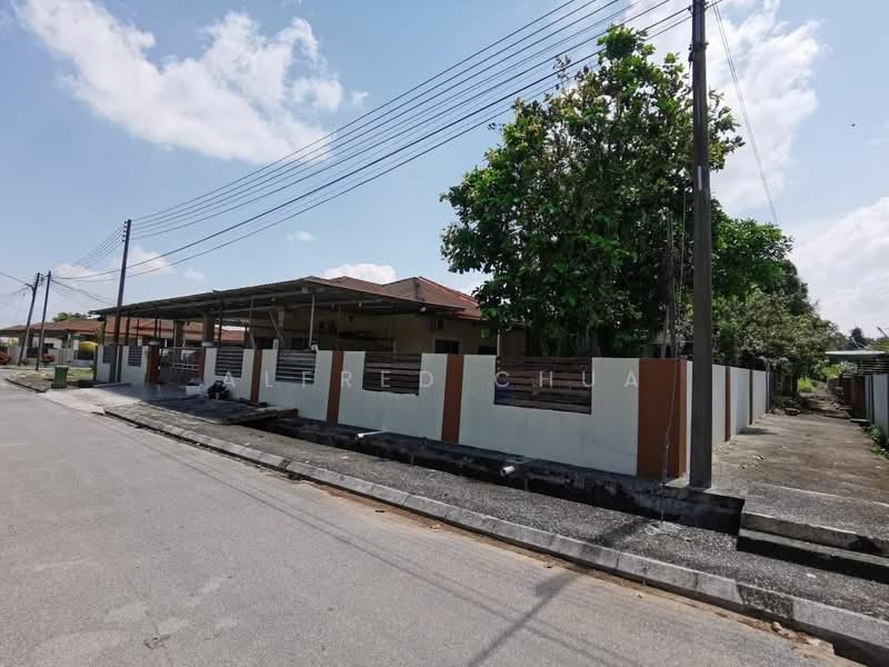 Semi-Detached House for Sale in Taman Malihah (Kuching) - Alfred Chua - Exterior - PropertyGuru.com.my