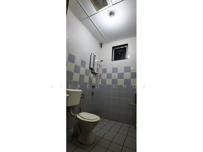 Semi-Detached House for Sale in Taman Malihah (Kuching) - Alfred Chua - Bathroom - PropertyGuru.com.my