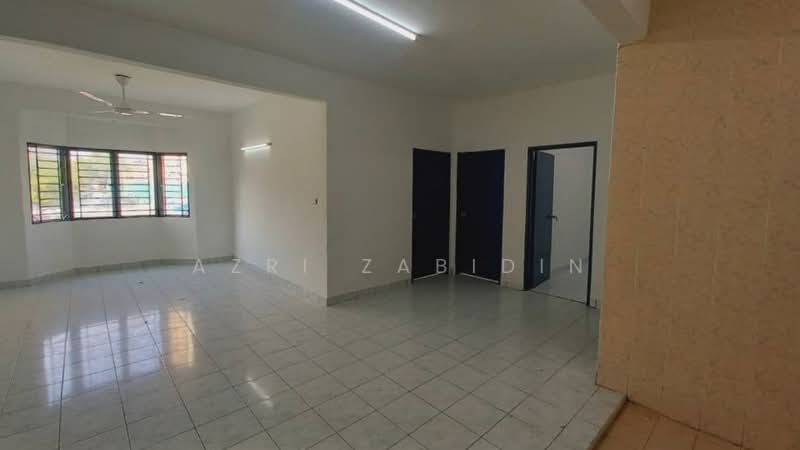 Pangsapuri untuk Dijual di Mutiara Subang - Azri Zabidin - Living Room - PropertyGuru.com.my