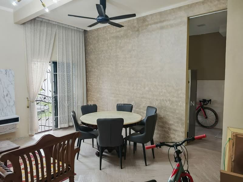Cluster House for Rent in Bandar Bukit Mahkota (Bangi) - Uswani Mazuwan - Dining Room - PropertyGuru.com.my