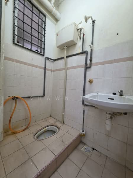 Terraced House for Sale in Taman Merdeka Jaya (Batu Berendam) - Shawn Teh - Bathroom - PropertyGuru.com.my
