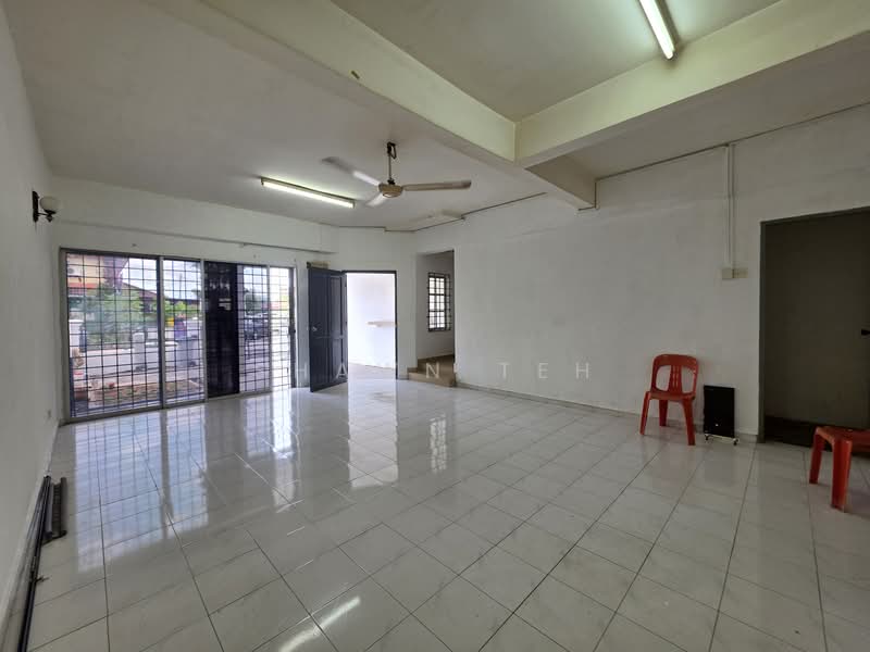 Terraced House for Sale in Taman Merdeka Jaya (Batu Berendam) - Shawn Teh - Living Room - PropertyGuru.com.my