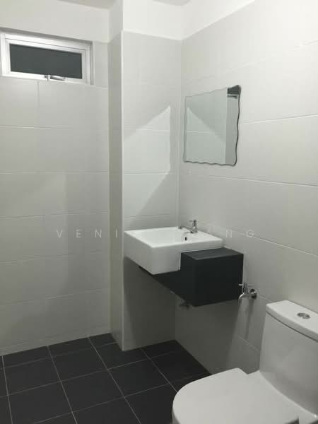 Pangsapuri untuk Dijual di Idaman Residence - Venice Tang - Bathroom - PropertyGuru.com.my
