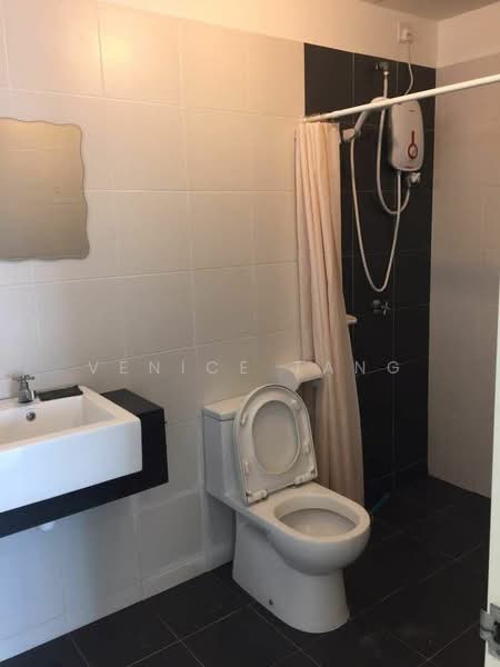 Pangsapuri untuk Dijual di Idaman Residence - Venice Tang - Bathroom - PropertyGuru.com.my