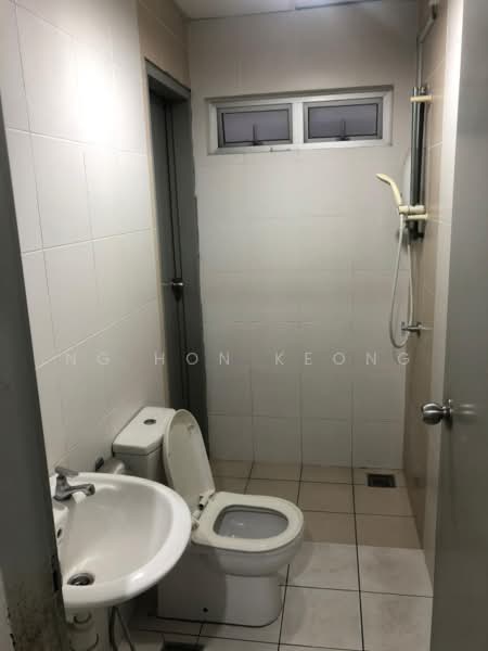 Kondominium untuk Dijual di The Wharf Residence - Ng Hon Keong - Bathroom - PropertyGuru.com.my