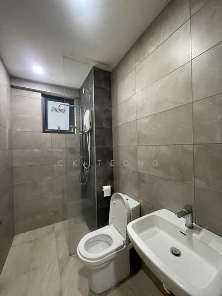 Condominium for Rent at Bennington Residences @ SkyArena - CK Teong - Bathroom - PropertyGuru.com.my
