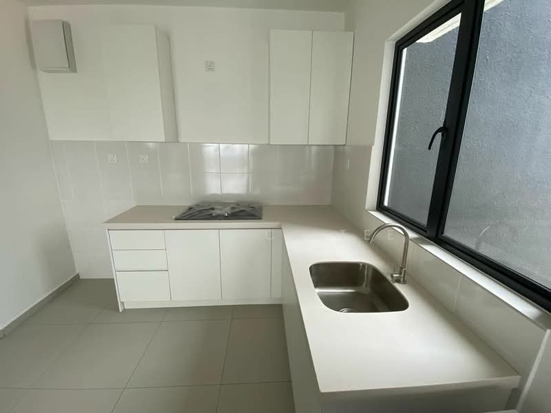 Apartment for Rent at Huni @ Eco Ardence - Valesca Tee - Kitchen - PropertyGuru.com.my