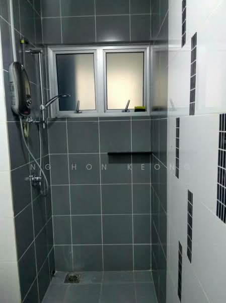 Kondominium untuk Dijual di The Wharf Residence - Ng Hon Keong - Bathroom - PropertyGuru.com.my