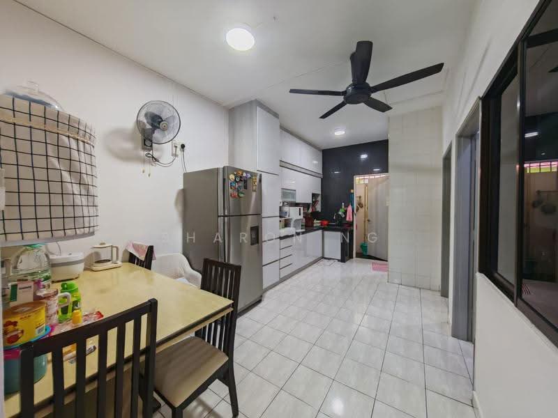 1-storey Terraced House for Sale in Permas Jaya (Johor) - Sharon Ng - Kitchen - PropertyGuru.com.my
