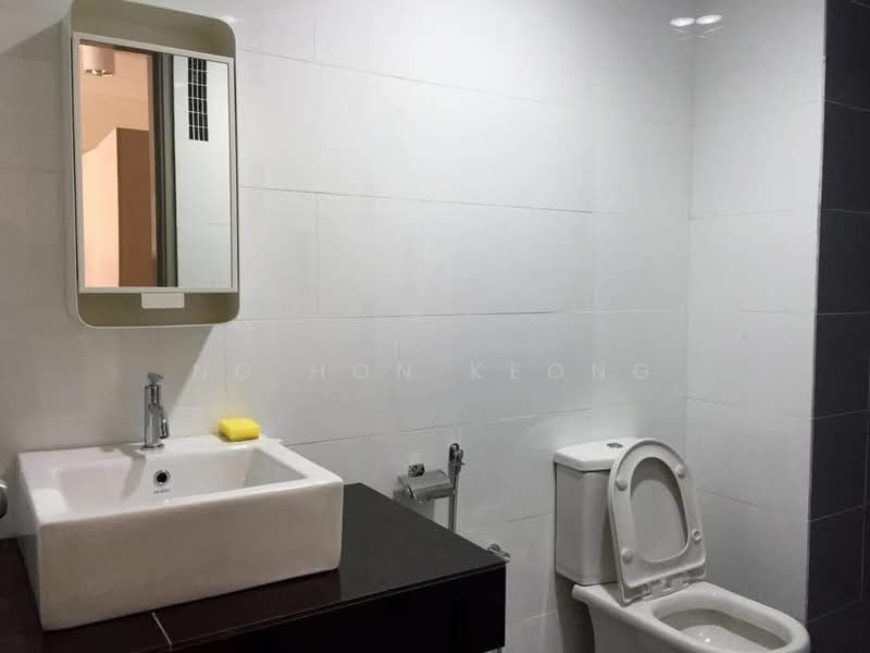Kondominium untuk Dijual di The Wharf Residence - Ng Hon Keong - Bathroom - PropertyGuru.com.my