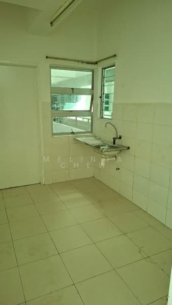 Apartment for Sale at Idaman Iris - Melinda Chew - Kitchen - PropertyGuru.com.my