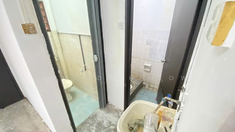 Shop / Office for Rent in Kepong (Selangor) - Edmund CH Leow - Bathroom - PropertyGuru.com.my