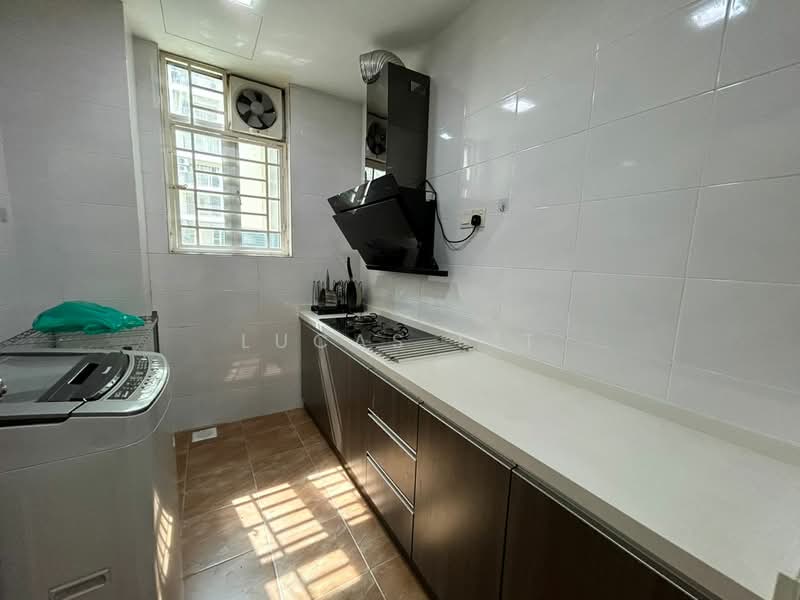 Condominium for Sale at Platinum Lake PV 15 - Lucas Sit - Kitchen - PropertyGuru.com.my