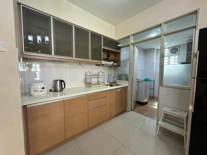 Condominium for Sale at Platinum Lake PV 15 - Lucas Sit - Kitchen - PropertyGuru.com.my